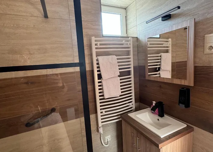 Nyeki Feszek Apartmanhaz Διαμέρισμα Kapolnasnyek